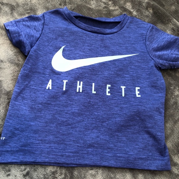 tee shirt nike athlete